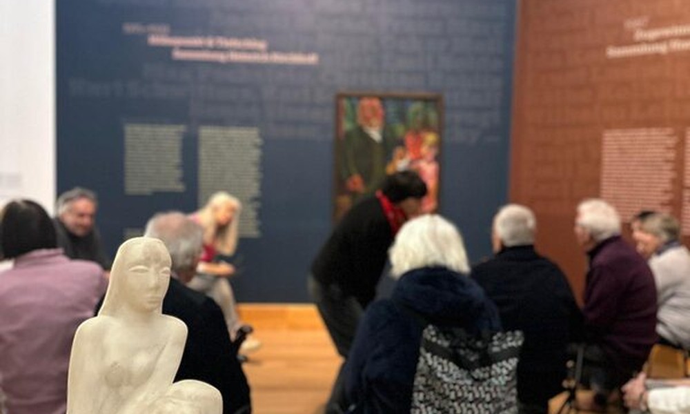 Blickfang im Museum Wiesbaden: Kunstbetrachtungen für Menschen mit Demenz und Angehörige Blickfang im Museum Wiesbaden: Kunstbetrachtungen für Menschen mit Demenz und Angehörige