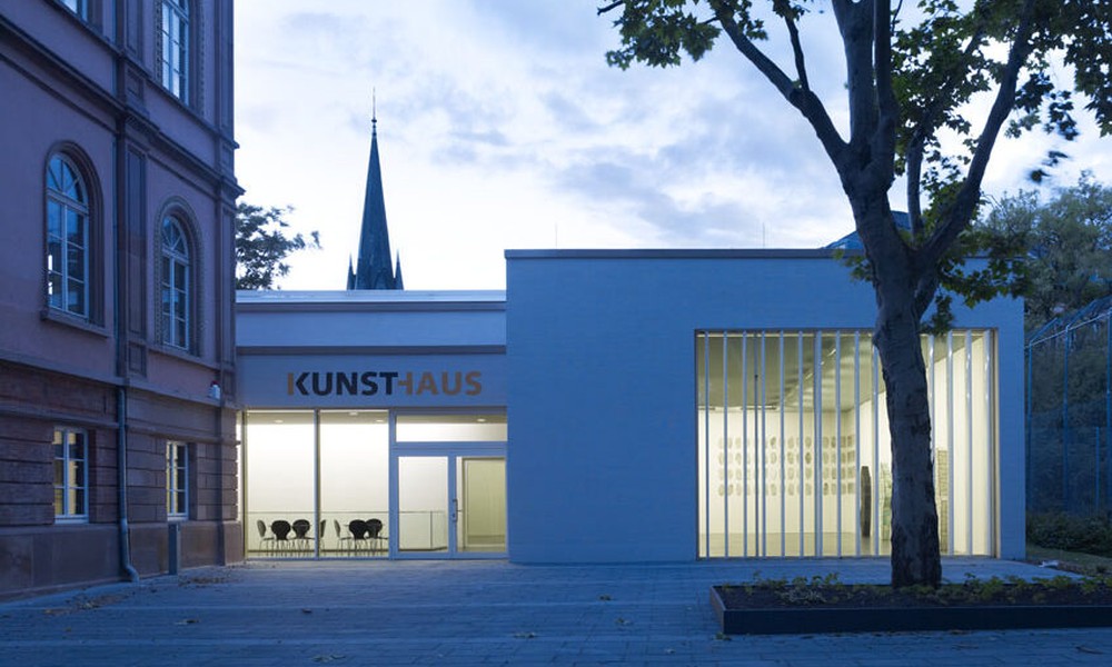 Kunsthaus Wiesbaden öffnet Ateliers erstmals nach Sanierung bei Kurzer Nacht der Galerien und Museen Kunsthaus Wiesbaden öffnet Ateliers erstmals nach Sanierung bei Kurzer Nacht der Galerien und Museen
